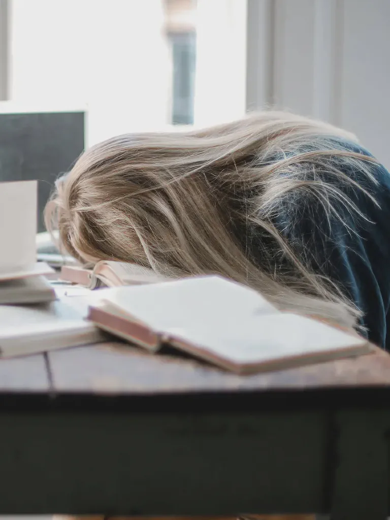 Procrastinação não é preguiça: veja causas e como superar com a psicologia