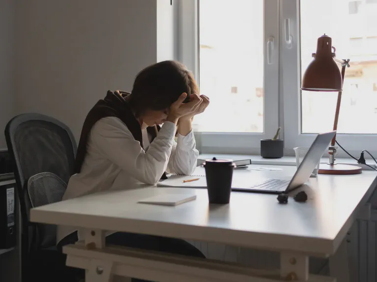 images/blog/woman-with-imposter-syndrome-side-view.webp